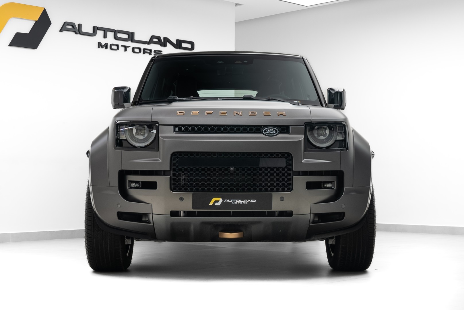 2025 LAND ROVER DEFENDER P635 OCTA | GCC 5 YEARS WARRANTY | 635 HP | HIGH SPEC |